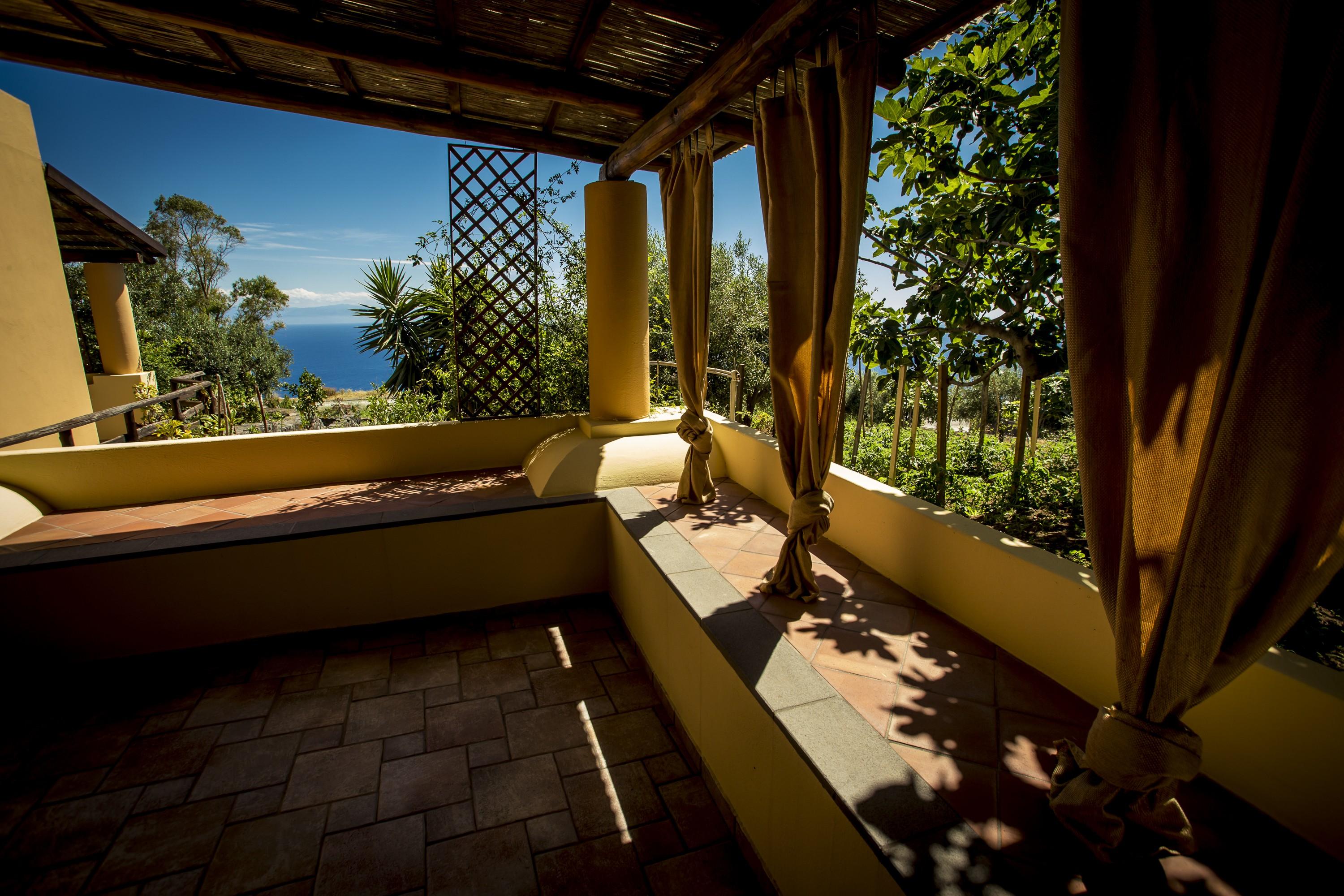 Resort Al Belvedere Salina Leni Екстериор снимка