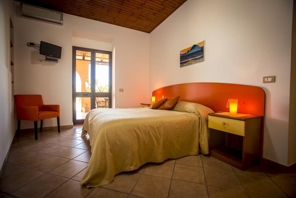 Resort Al Belvedere Salina Leni Екстериор снимка